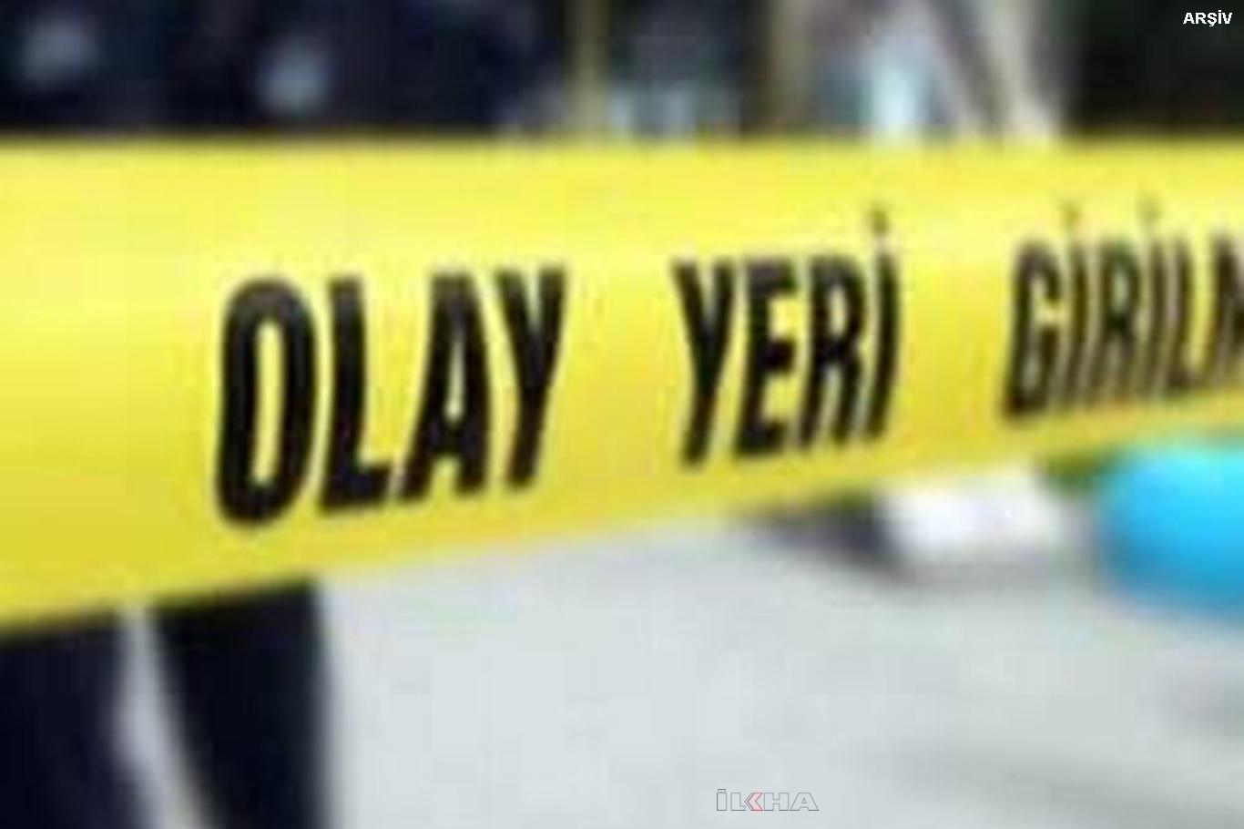 Bakırköy'de aynı dairede 1'i çocuk 3 cansız beden bulundu